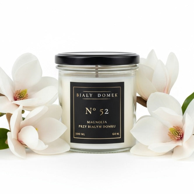 Magnolia przy białym domku - świeca sojowa