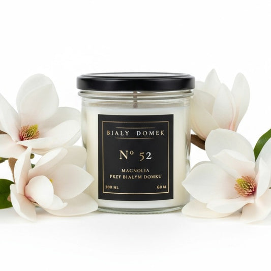 Magnolia przy białym domku - świeca sojowa